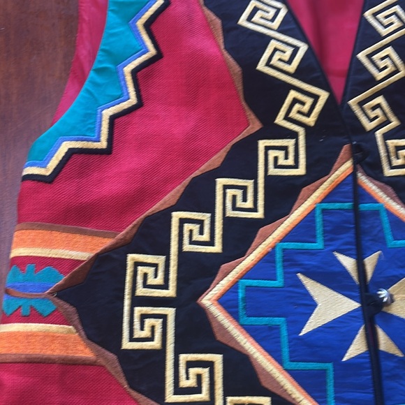 Colorful Geometric Pattern Vest - Picture 3 of 9